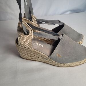 Viscata Barcelona Escala Gray Canvas Espadrille Wedges Size 39/8